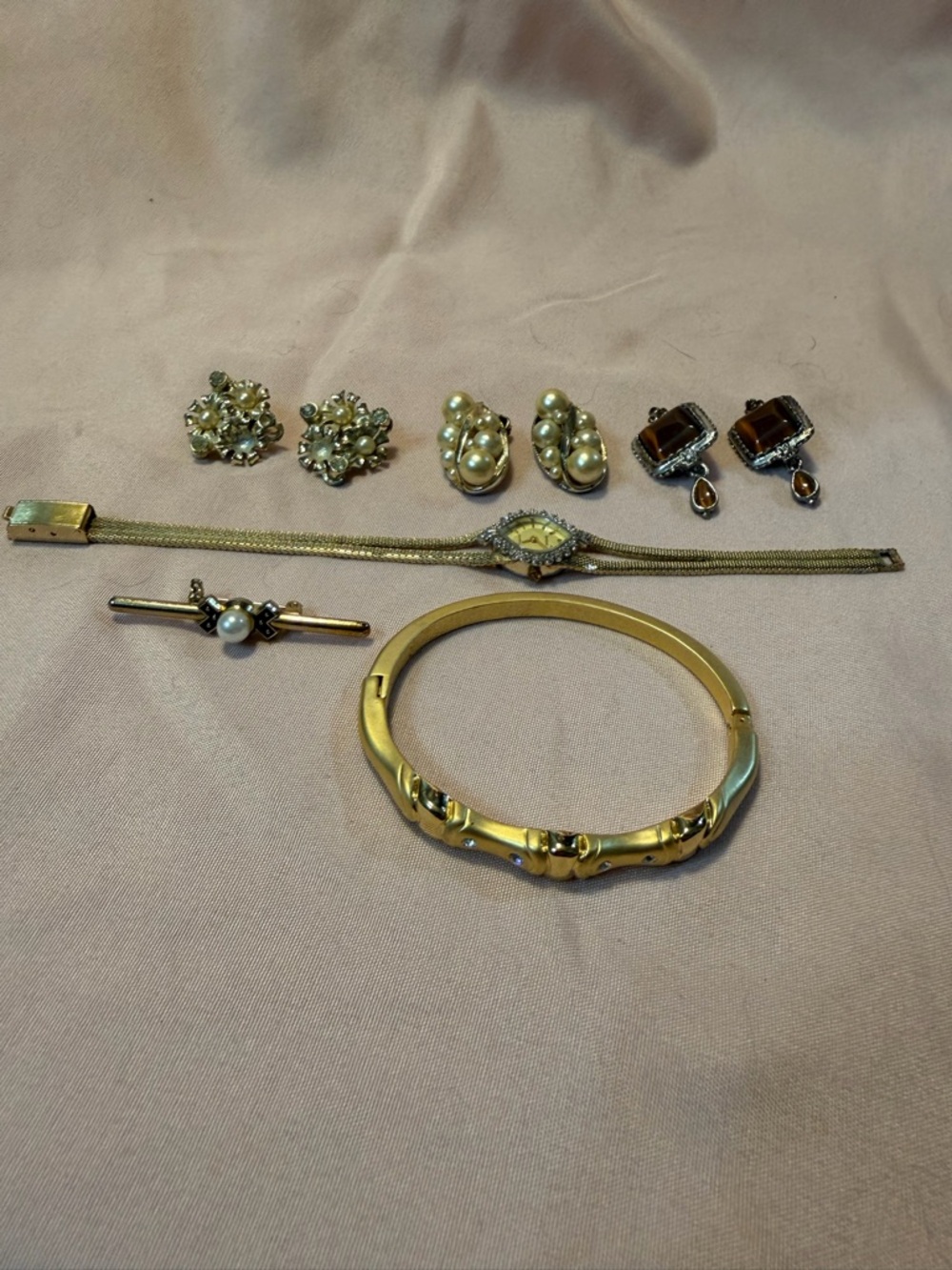 Gold-tone Pearl & Stone Accent Jewelry Set - Picture 9 of 11
